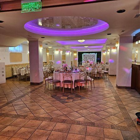 Hotel Bulevard Făgăraş エクステリア 写真
