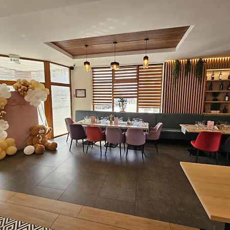 Hotel Bulevard Făgăraş エクステリア 写真