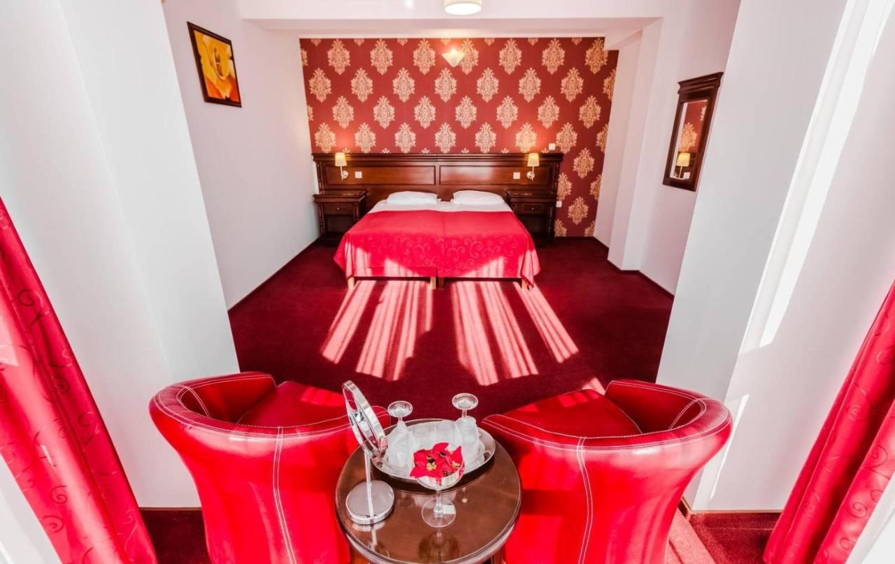Hotel Bulevard Făgăraş エクステリア 写真