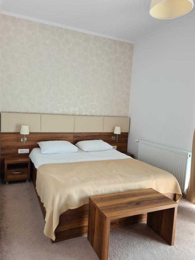 Hotel Bulevard Făgăraş エクステリア 写真
