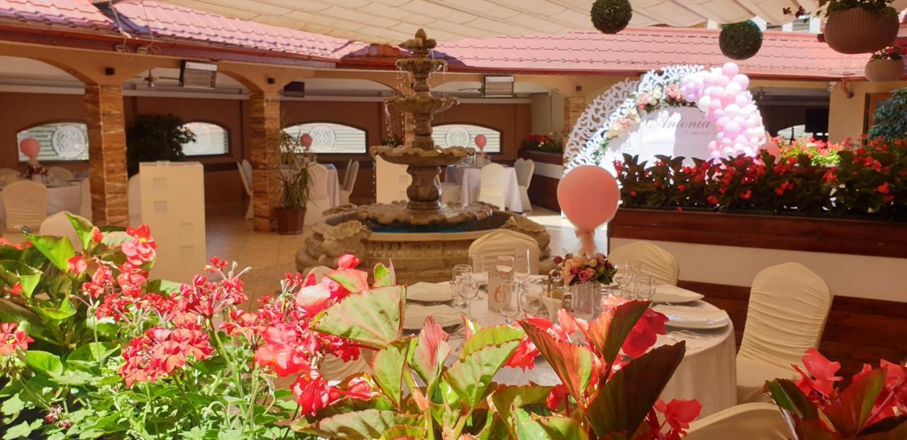 Hotel Bulevard Făgăraş エクステリア 写真