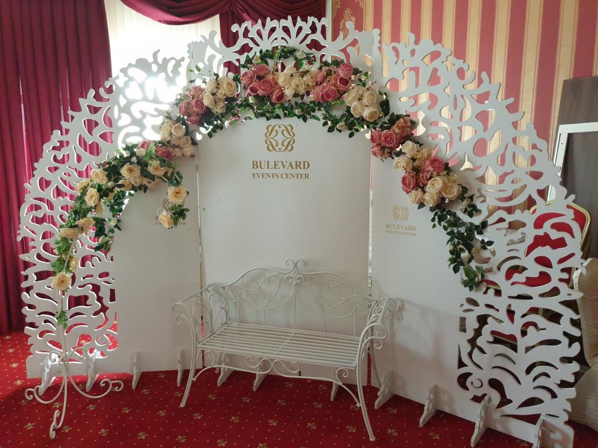 Hotel Bulevard Făgăraş エクステリア 写真