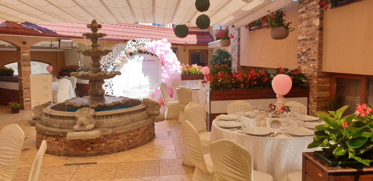 Hotel Bulevard Făgăraş エクステリア 写真