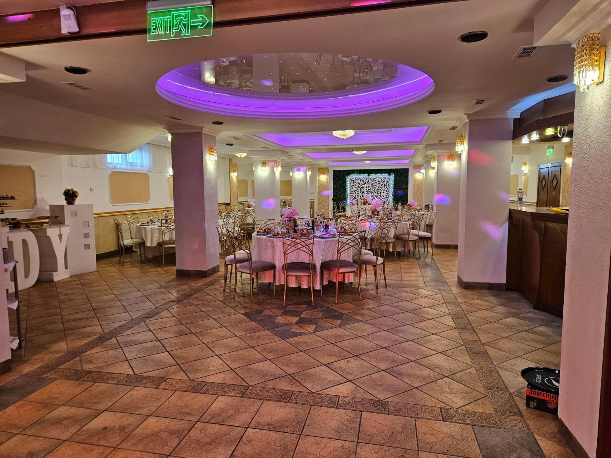 Hotel Bulevard Făgăraş エクステリア 写真