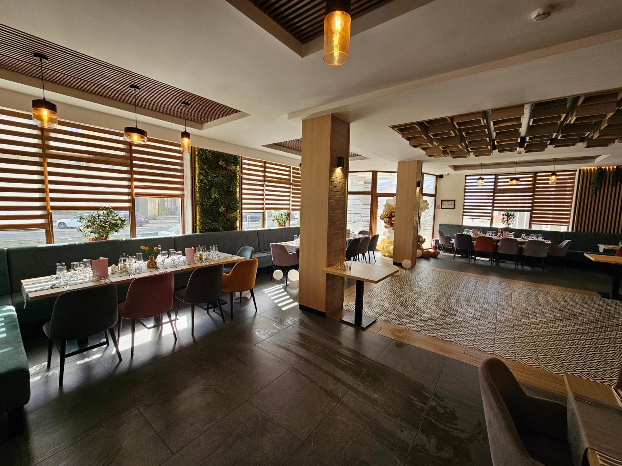 Hotel Bulevard Făgăraş エクステリア 写真