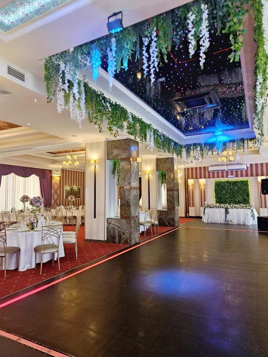 Hotel Bulevard Făgăraş エクステリア 写真