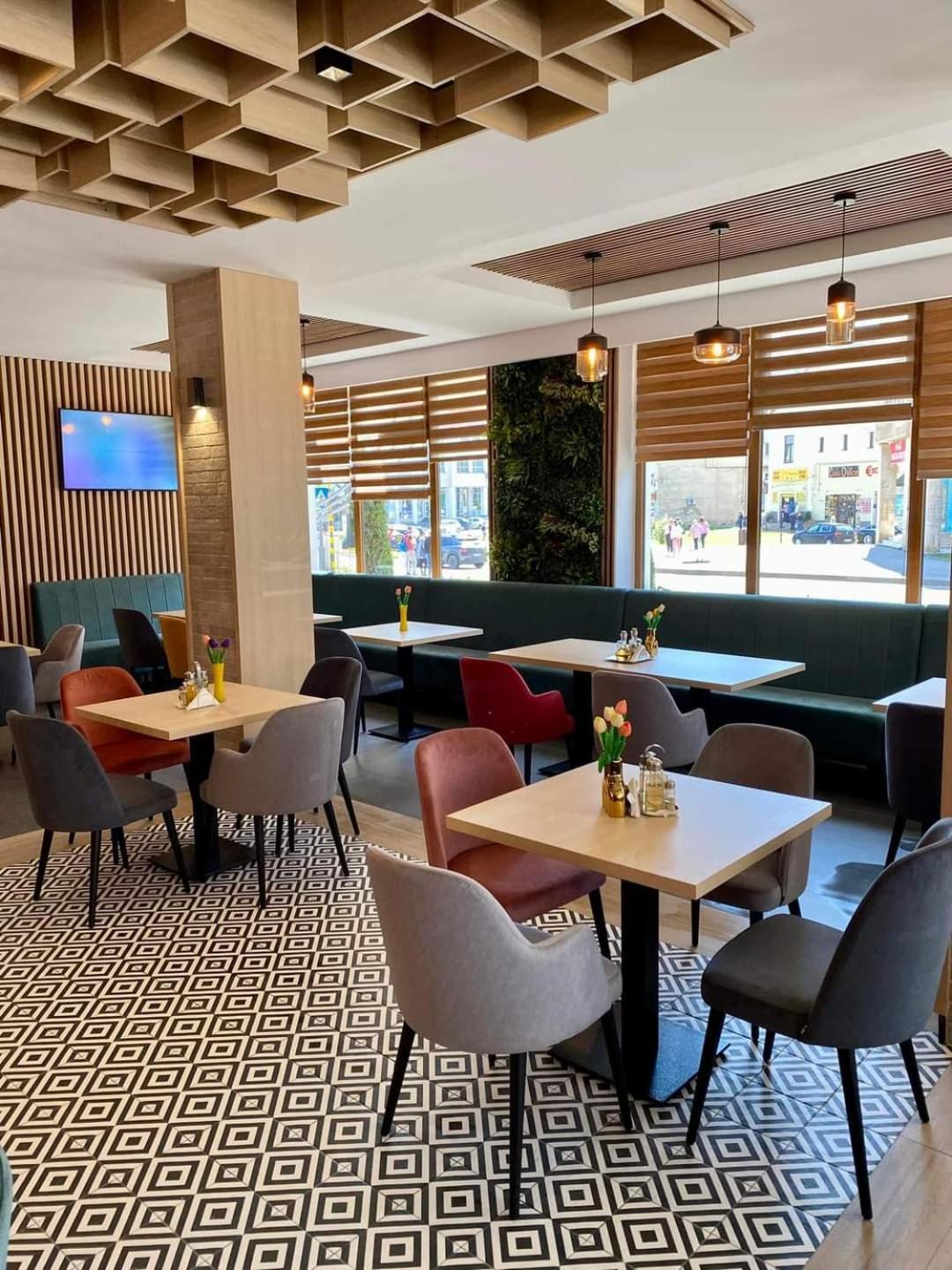 Hotel Bulevard Făgăraş エクステリア 写真
