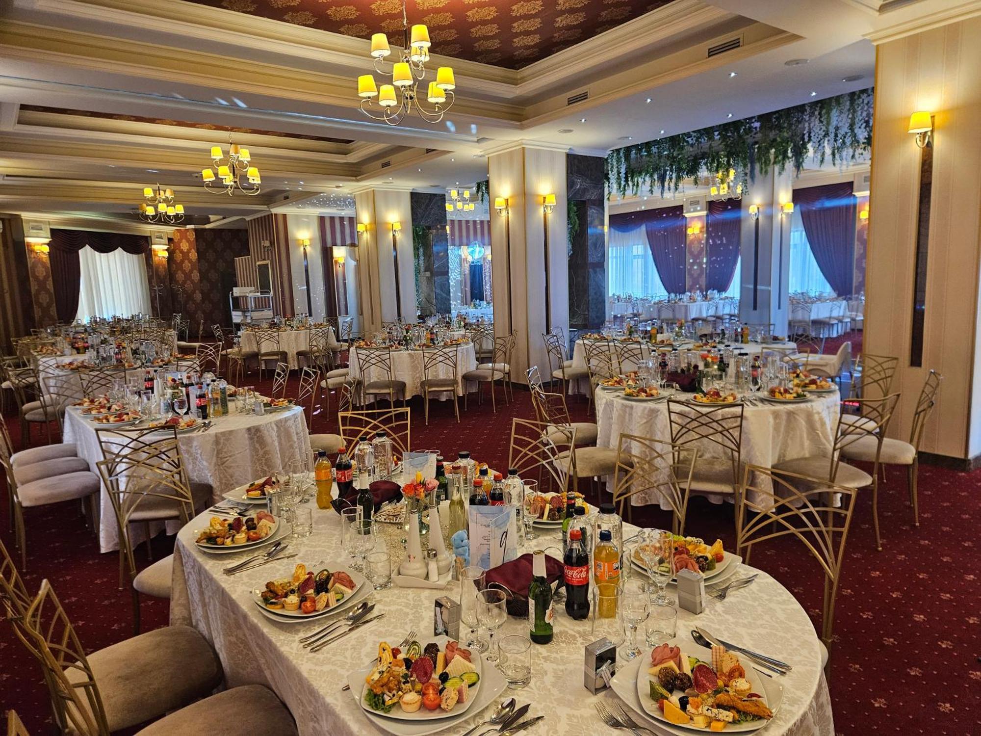 Hotel Bulevard Făgăraş エクステリア 写真